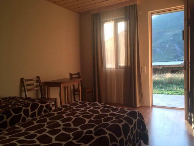 Guesthouse Besarion Ushguli Exteriör bild